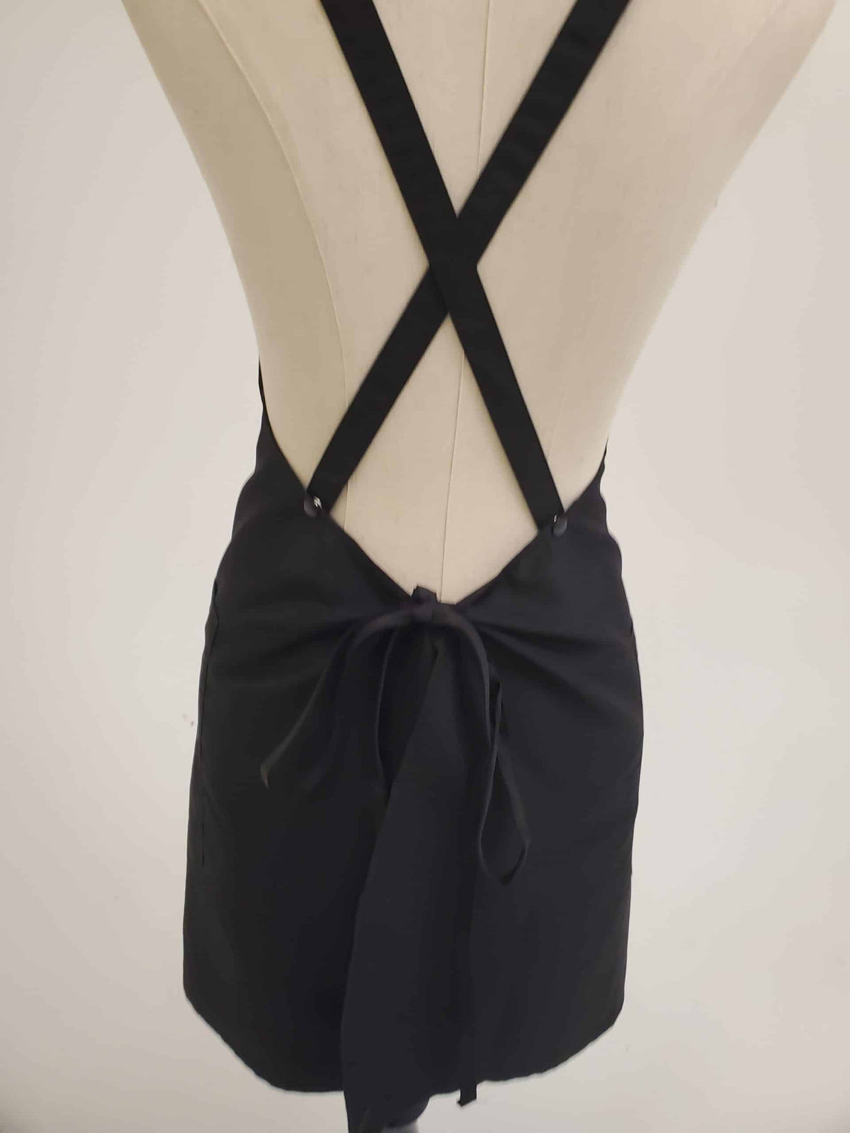 Style # 120V Cross Back V- Neck Short Apron