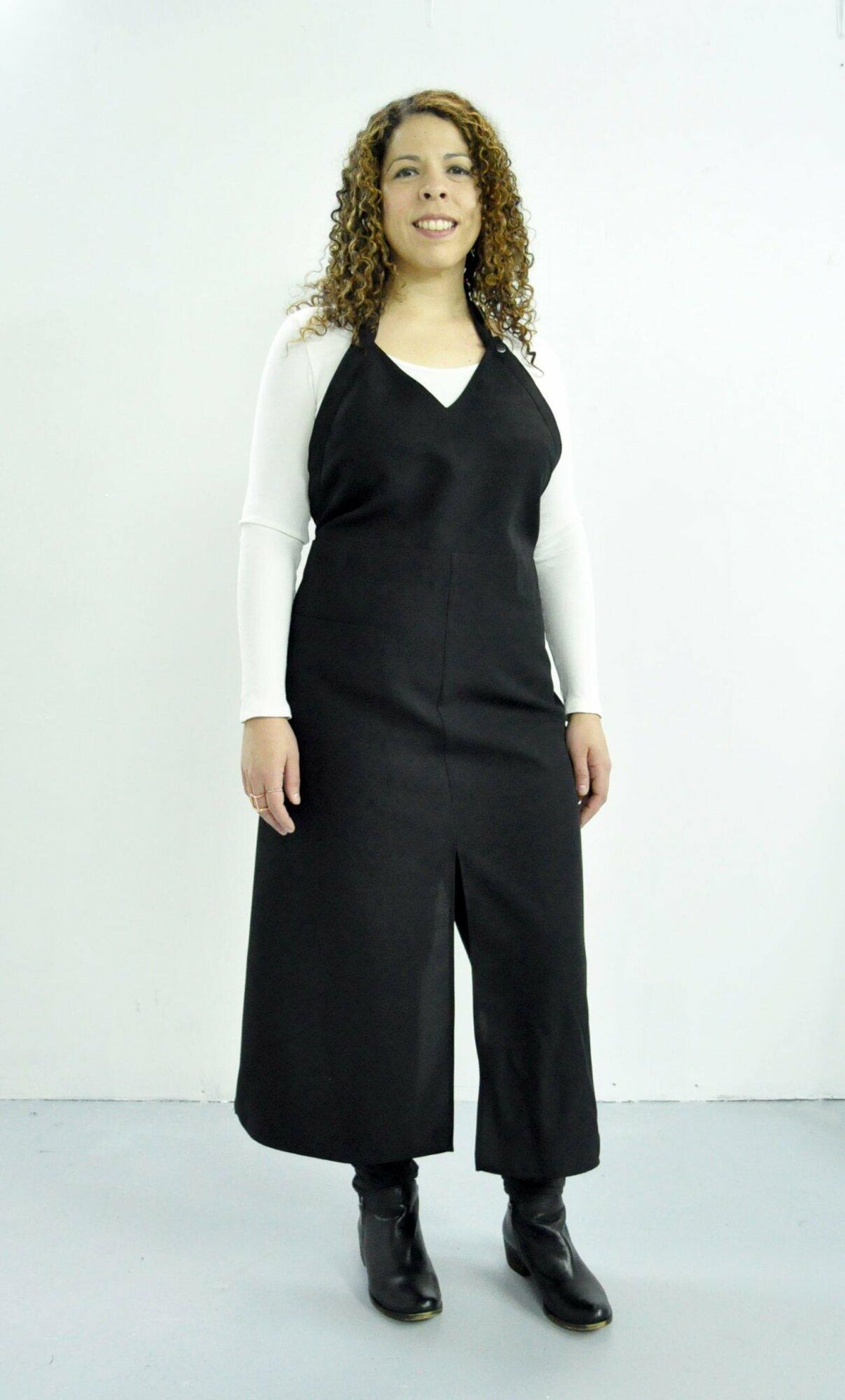 Style #635 Long V-Neck Chaps Apron
