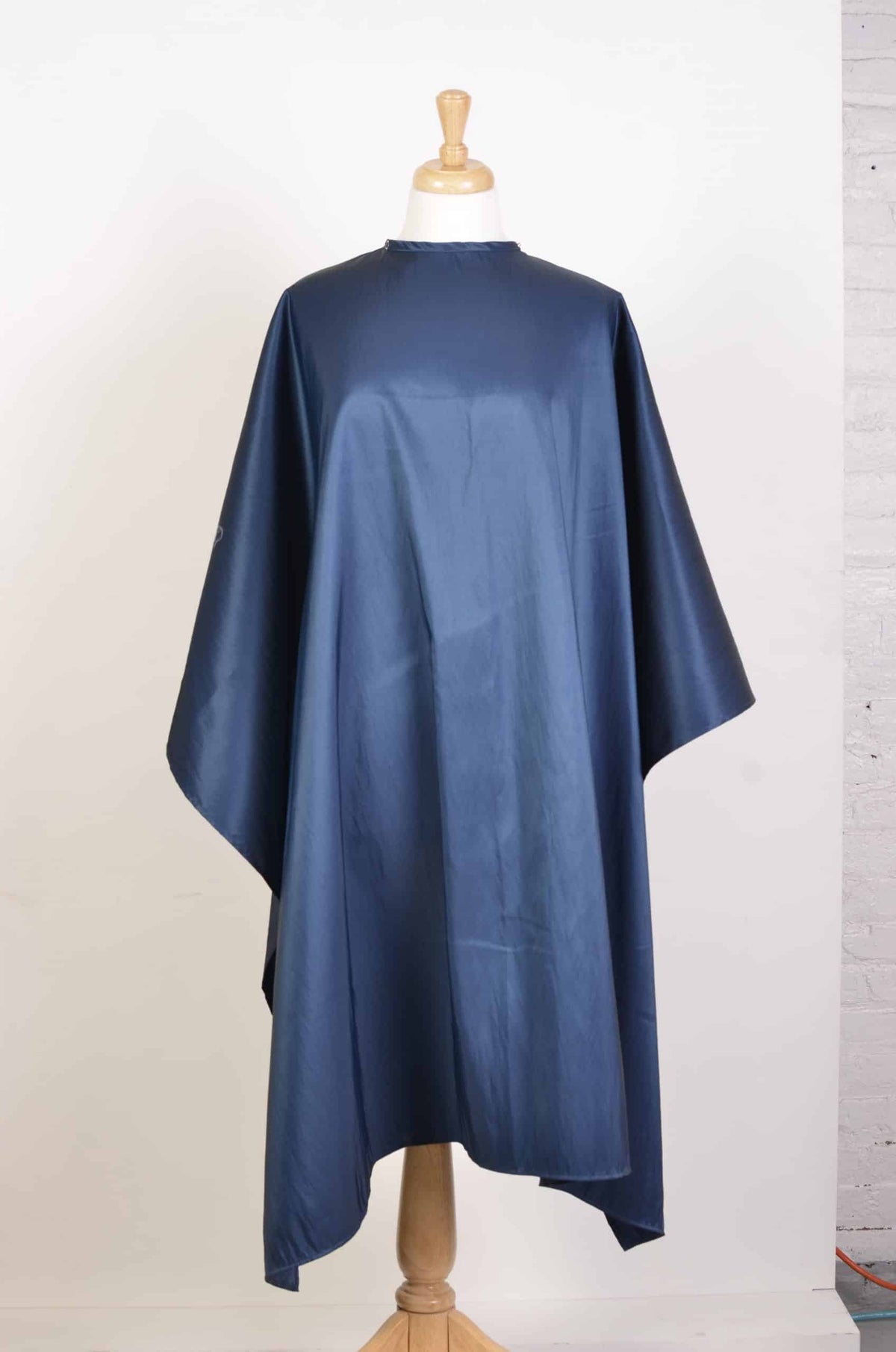 Style #900 Cutting Cape in Silkara Iridescent