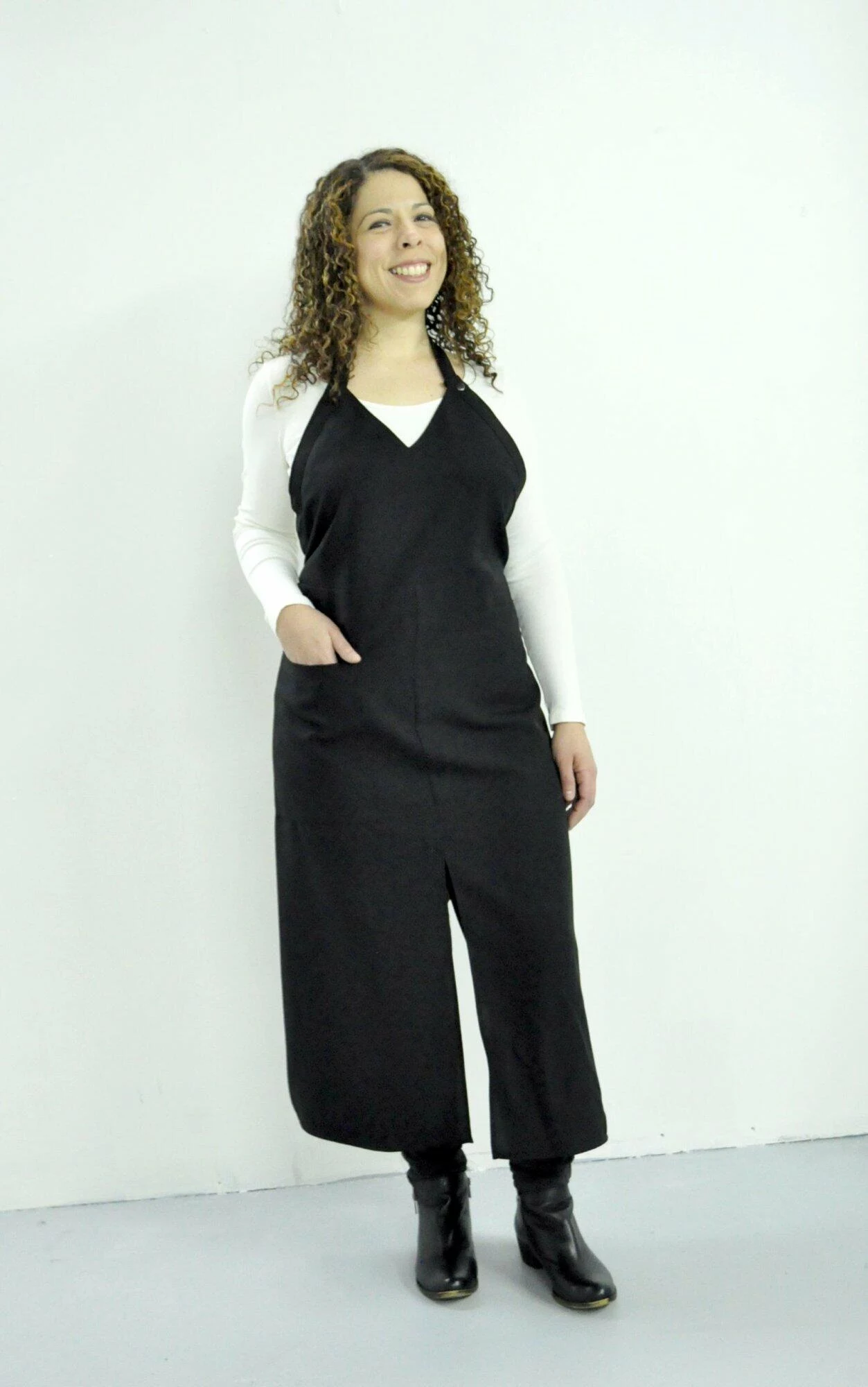 Style #635 Long V-Neck Chaps Apron