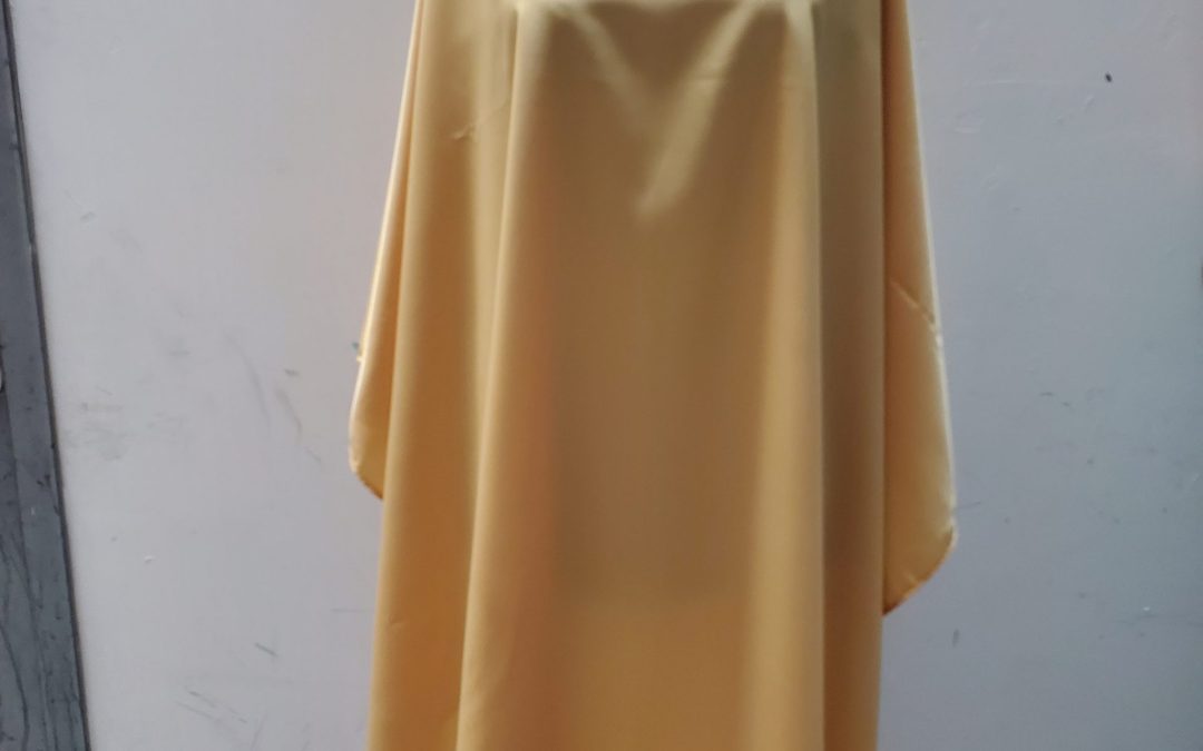 Banana 900P cutting and chemical cape by LIC Salon Apparel